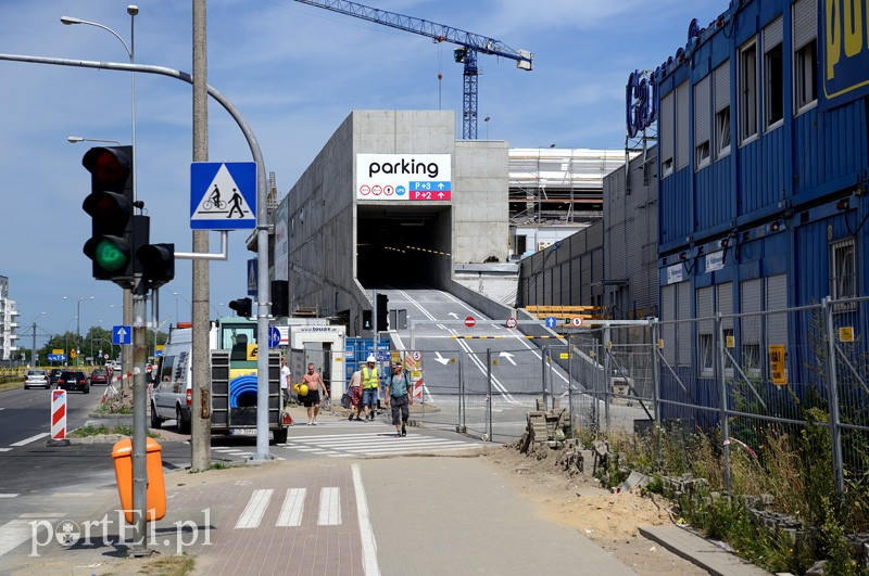 Elbląg, Zdjęcia zrobiliśmy tuż przed otwarciem parkingów