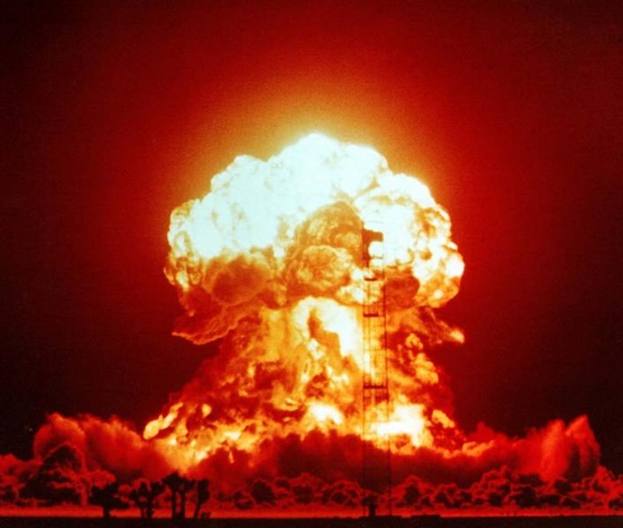 Elbląg, Jedna bomba atomowa, druga bomba atomowa... Elbląg, Jedna bomba atomowa, druga bomba atomowa...
