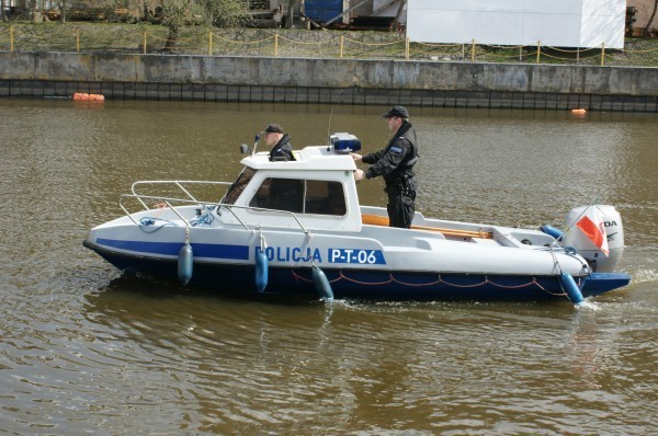 Elbląg, Patrole wodne nie próżnują Elbląg, Patrole wodne nie próżnują