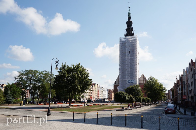 Elbląg, Promowana ma być wieża katedralna i plac z fontanną i grą miejską