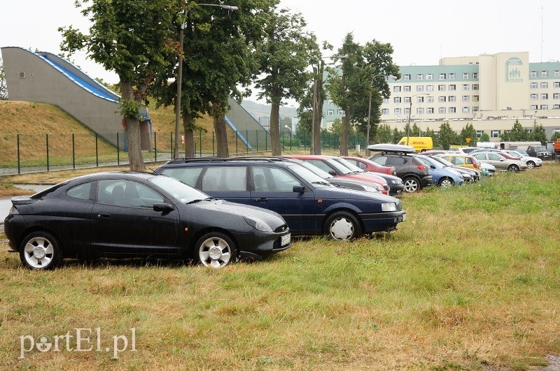 Elbląg, Przy Częstochowskiej powstał dziki parking