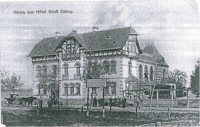 Elbląg, Hotel Miasto Elbląg mieścił się w budynku, który do dzisiaj stoi przy ul. Żeromskiego. Obecnie działa tutaj przychodnia zdrowia