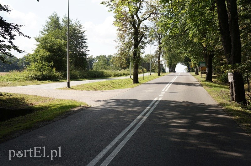 Elbląg, W tym miejscu dotychczas istniejąca ścieża rowerowa się urywa Elbląg, W tym miejscu dotychczas istniejąca ścieża rowerowa się urywa