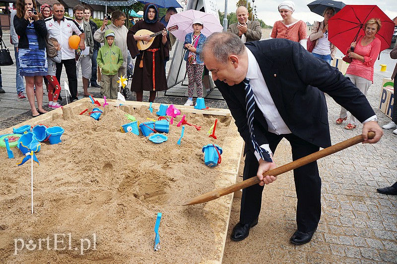 Elbląg, Jerzy Wilk osobiście zainaugurował zabawę Elbląg, Jerzy Wilk osobiście zainaugurował zabawę