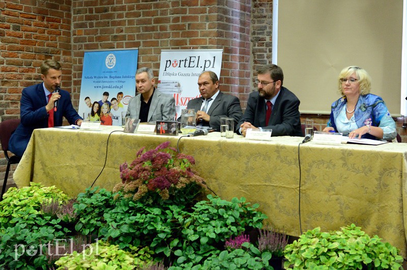 Elbląg, W panelu dyskusyjnym, który poprowadził Rafał Gruchalski, udział wzięli: Tomasz Gliniecki, dr Piotr Gawryszczak, prof. Piotr Niwiński i Jolanta Justa Elbląg, W panelu dyskusyjnym, który poprowadził Rafał Gruchalski, udział wzięli: Tomasz Gliniecki, dr Piotr Gawryszczak, prof. Piotr Niwiński i Jolanta Justa