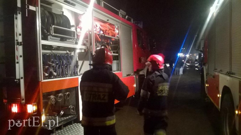 Elbląg, Pożar na złomowcu przy Dębowej (aktualizacja) Elbląg, Pożar na złomowcu przy Dębowej (aktualizacja)