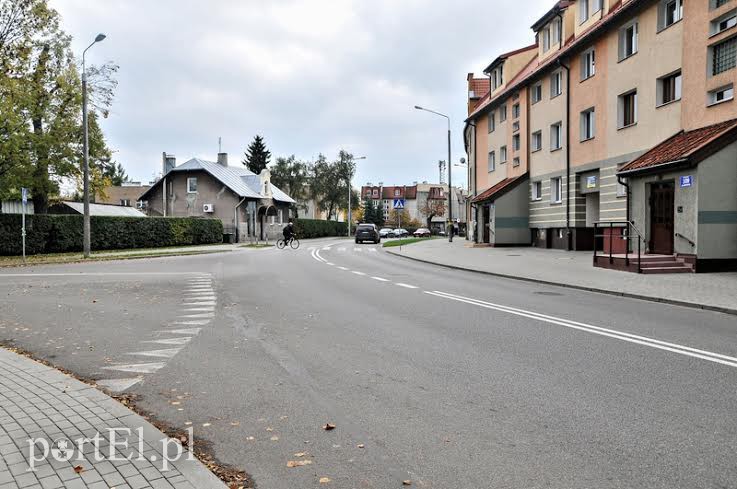 Elbląg, Na ul. Robotniczej jedni dym produkują, inni na niego narzekają. I tak podobno od lat