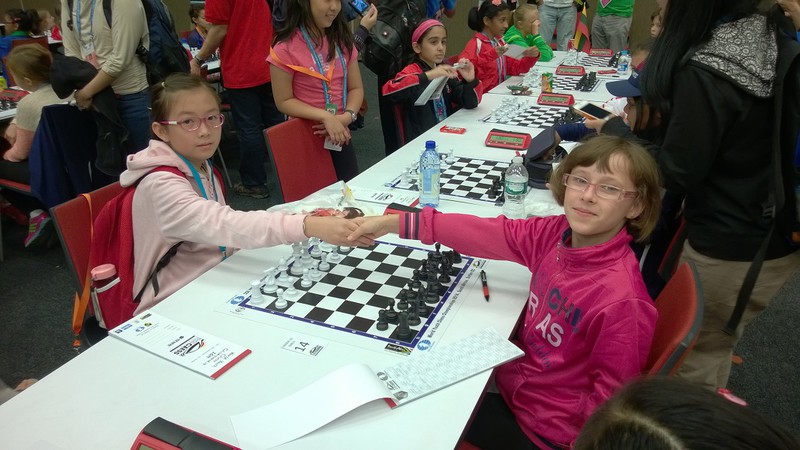 Elbląg, Podczas wrześniowych mistrzostw świata w szachach w Durbanie w RPA - z prawej
