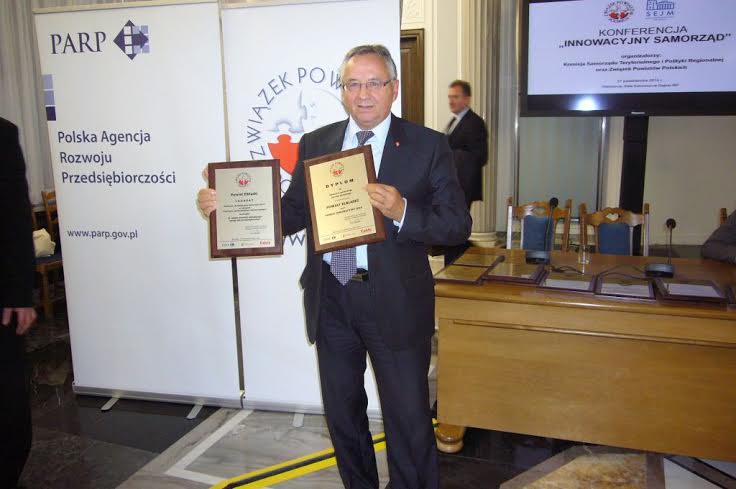 Elbląg, Sławomir Jezierski, starosta elbląski z nagrodami Elbląg, Sławomir Jezierski, starosta elbląski z nagrodami