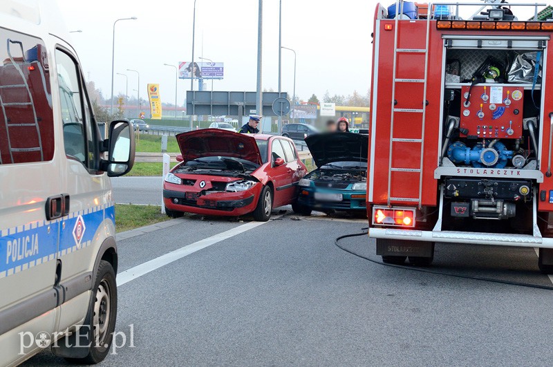 Elbląg, Węzeł Wschód: zderzenie dwóch pojazdów Elbląg, Węzeł Wschód: zderzenie dwóch pojazdów