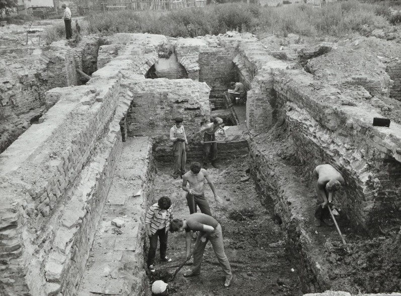 Elbląg, Prace archeologiczne w Elblągu przy ul. Stary Rynek, rok 1985,