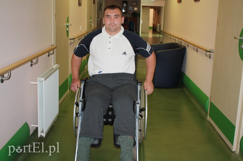 Elbląg, Andrzej Cieślakowski pomaga personelowi i pacjentom hospicjum Elbląg, Andrzej Cieślakowski pomaga personelowi i pacjentom hospicjum