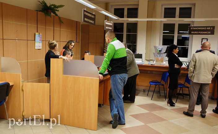 Elbląg, O godz. 0.30 do Miejskiej Komisji Wyborczej dotarły protokoły z zaledwie kilku komisji Elbląg, O godz. 0.30 do Miejskiej Komisji Wyborczej dotarły protokoły z zaledwie kilku komisji
