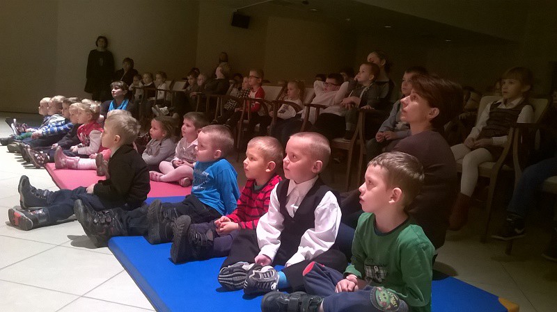 Elbląg, Dzieci z zainteresowaniem słuchały elbląskich muzyków