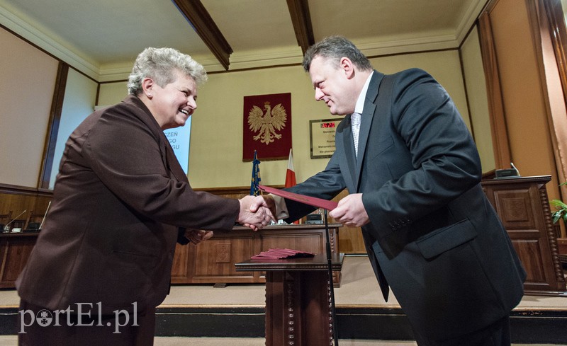 Elbląg, Teresa Król podczas odbierania nominacji na radną