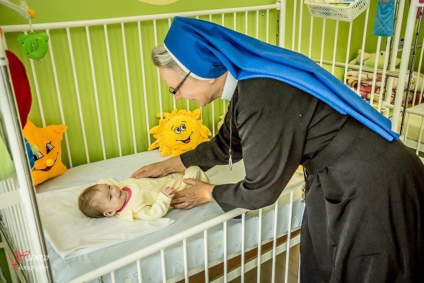 Elbląg, Projekt Bestiariusz. Z pomocą dzieciom z DPS