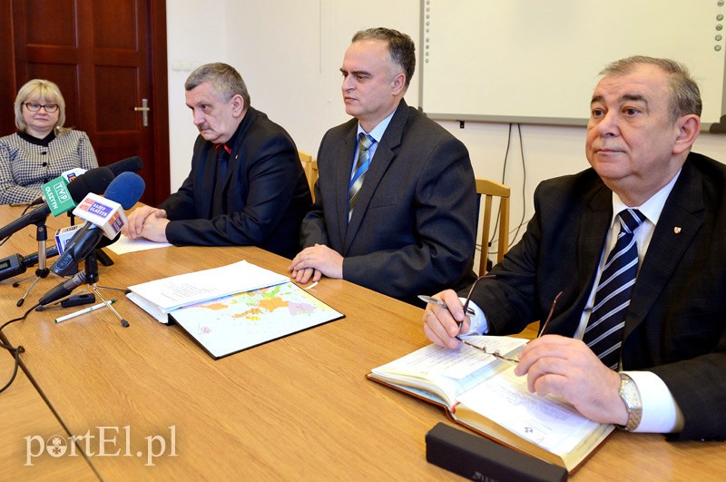 Elbląg, Od prawej: Jerzy Wilk, Marek Pruszak, Janusz Hajdukowski i Jolanta Lisewska - radni PiS Elbląg, Od prawej: Jerzy Wilk, Marek Pruszak, Janusz Hajdukowski i Jolanta Lisewska - radni PiS