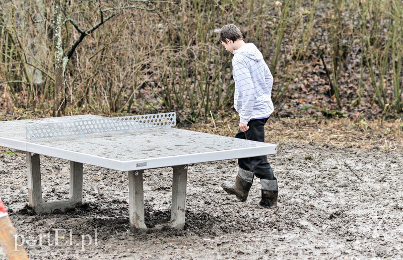 Elbląg, Kto ma ochotę pograć w błotnego ping ponga?