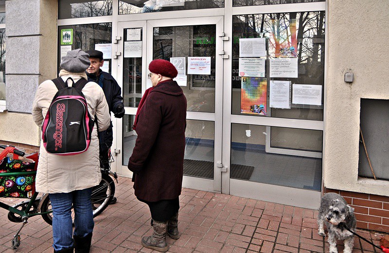 Elbląg, Pacjenci czekają na rozwój wydarzeń Elbląg, Pacjenci czekają na rozwój wydarzeń