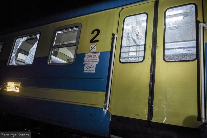 Elbląg, Kibole napadli na pociąg relacji Elbląg - Gdynia Elbląg, Kibole napadli na pociąg relacji Elbląg - Gdynia