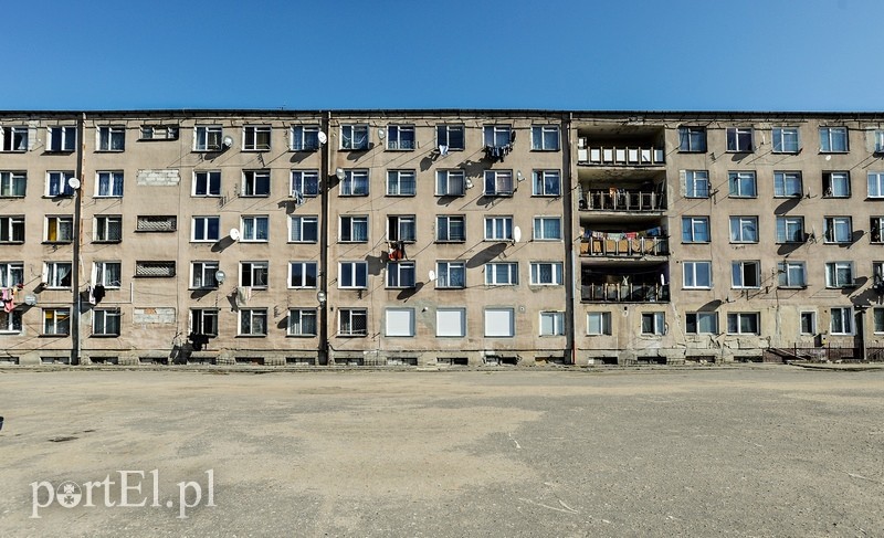 Elbląg, Należący do zasobów mieszkaniowych miasta budynek przy Łęczyckiej 26,