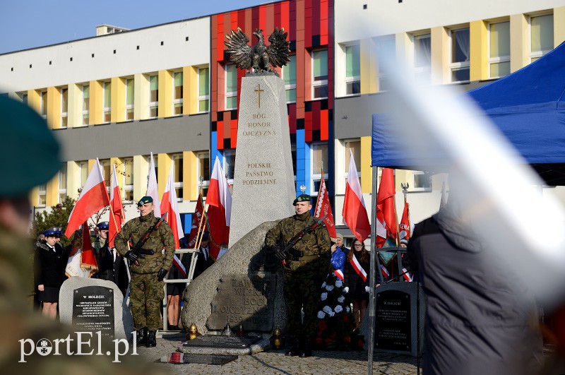 Elbląg, Dziś (14 lutego) przed pomnikiem PPP i żołnierzy AK uczczono pamięć bohaterów
