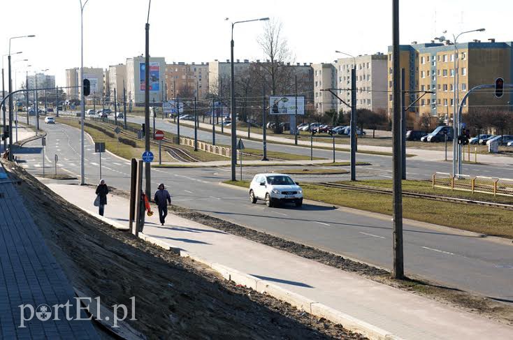 Elbląg, Okrągła wysepka przez niektórych kierowców traktowana jest jak rondo