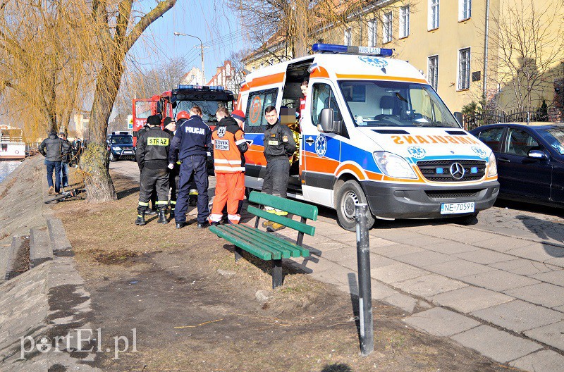 Elbląg, Kobieta wskoczyła do rzeki. Uratował ją 21-latek