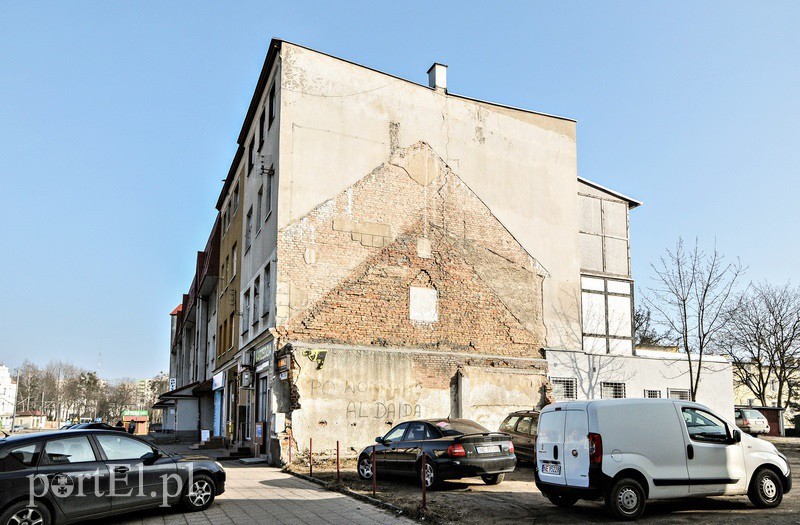 Elbląg, Ten budynek zamienia się w ruinę. Kto go uratuje? Elbląg, Ten budynek zamienia się w ruinę. Kto go uratuje?