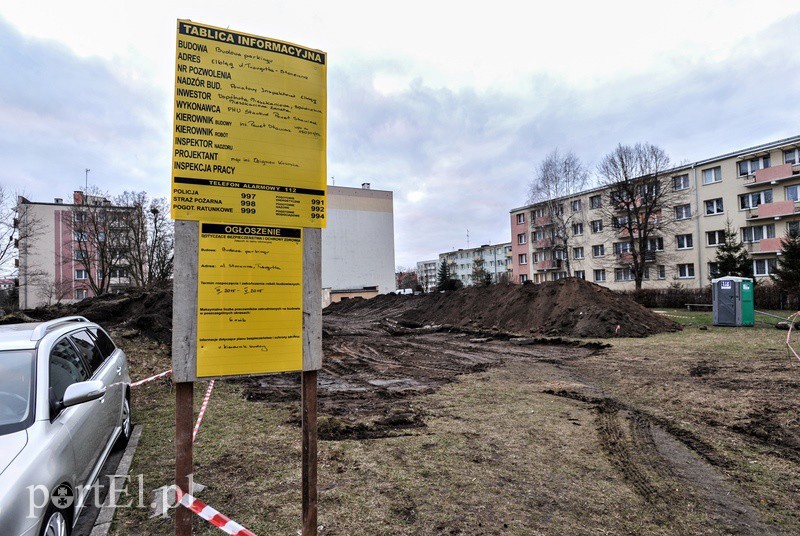Elbląg, Parking zamiast trawnika Elbląg, Parking zamiast trawnika