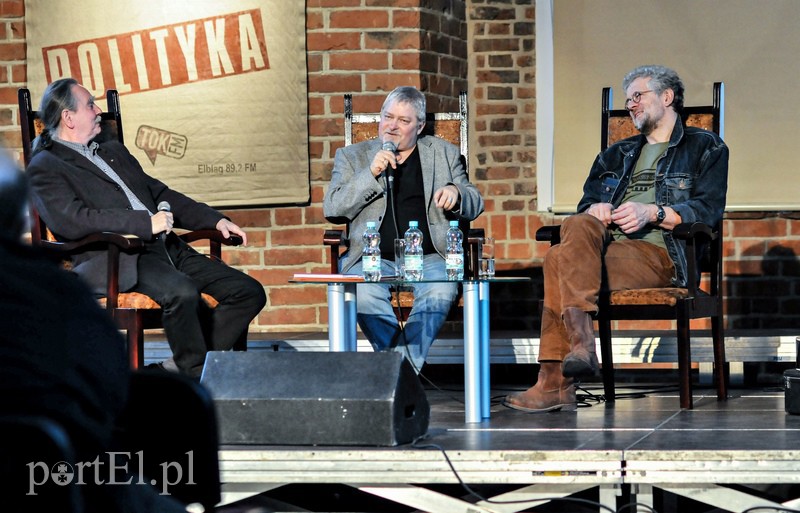 Elbląg, Od lewej: Paweł Kasperczyk, Mirosław Pęczak i bohater wieczoru - Sławek Wierzcholski Elbląg, Od lewej: Paweł Kasperczyk, Mirosław Pęczak i bohater wieczoru - Sławek Wierzcholski