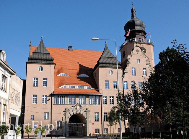 Elbląg, Zwolnieni urzędnicy idą do sądu Elbląg, Zwolnieni urzędnicy idą do sądu