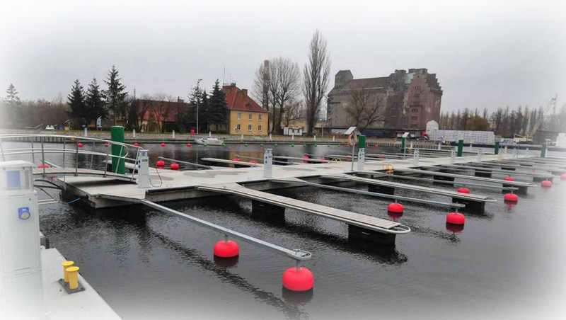 Elbląg, Jachtklub Elbląg położony jest na zachodnim brzegu rzeki Elbląg,