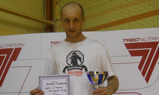 Elbląg, Łukasz Ziółkowski jest jednocześnie trenerem i zawodnikiem klubu Underground MMA Elbląg,