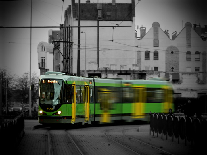 Elbląg, Zdjęcie z konkursu Fotka miesiąca: Tramwaj po szynach mknie (Styczeń 2015)