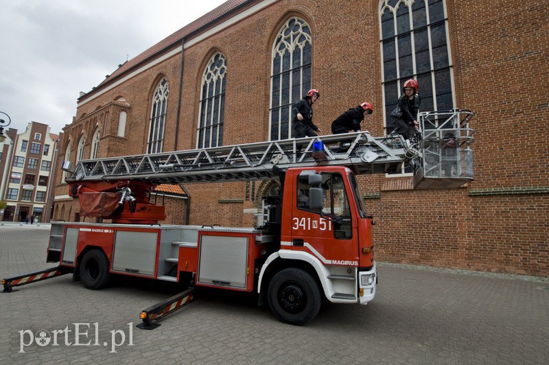 Elbląg, Niedawno strażacy sprawdzali zabezpieczenia przeciwpożarowe na wieży katedry