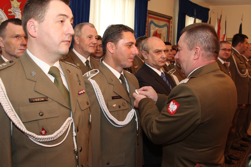 Elbląg, Podczas zbiórki gen. dyw. Leszek Surawski odznaczył zasłużonych żołnierzy Elbląg, Podczas zbiórki gen. dyw. Leszek Surawski odznaczył zasłużonych żołnierzy