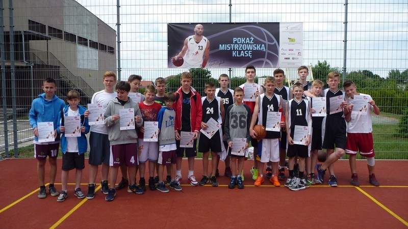 Elbląg, „Orlik Basketmania 2015” w Zespole Szkół nr 1