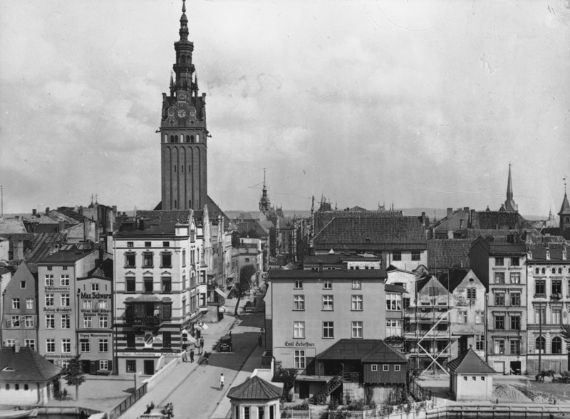 Elbląg, Dawno temu w Elblągu...ktoś strzelał w okna Katedry