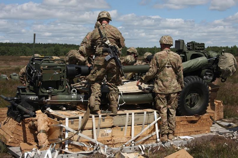 Elbląg, „Saber Strike - 15” – desant powietrzny. Elbląg, „Saber Strike - 15” – desant powietrzny.