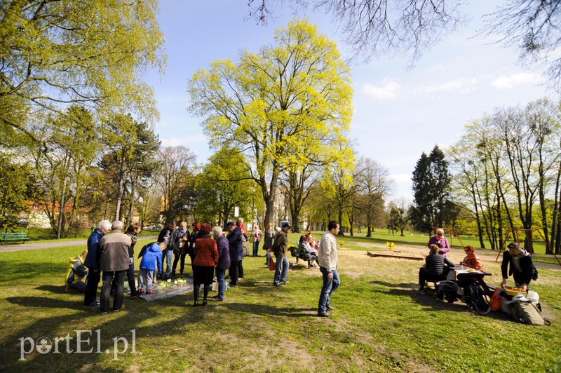 Elbląg, W kwietniu seniorzy konsultowali swoje pomysły w Parku Modrzewie...(fot arch. MS) Elbląg, W kwietniu seniorzy konsultowali swoje pomysły w Parku Modrzewie...(fot arch. MS)