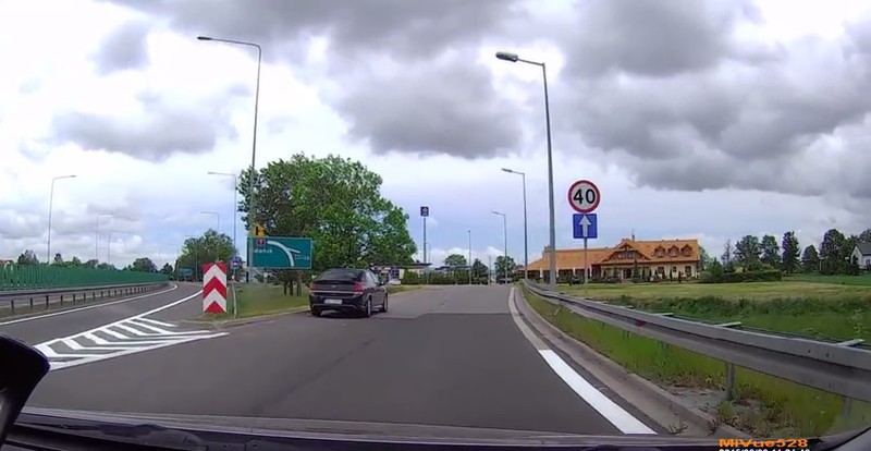 Elbląg, Czytelnik nagrywa i odpowiada policji (śladem publikacji) Elbląg, Czytelnik nagrywa i odpowiada policji (śladem publikacji)