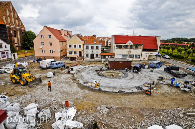 Elbląg, Już widać pierwsze zarysy nowego rynku. Prace potrwają do końca lipca