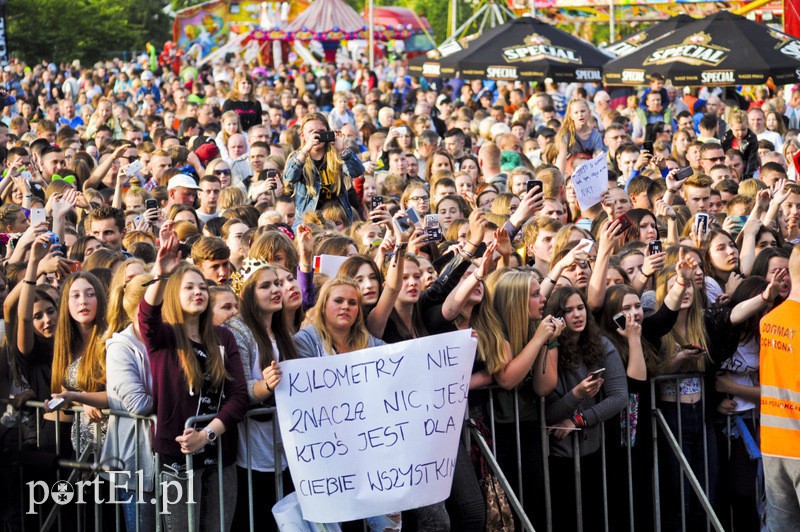 Elbląg, Wiele nastolatek przyszło na koncert specjalnie dla Dawida Kwiatkowskiego