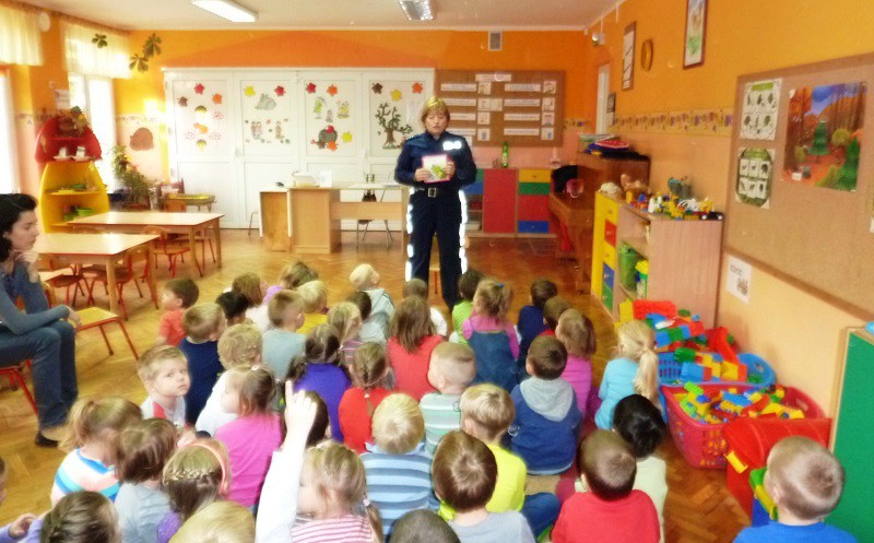 Elbląg, Policjanci odwiedzają miejsca letniego wypoczynku Elbląg, Policjanci odwiedzają miejsca letniego wypoczynku