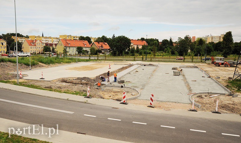 Elbląg, Widok na powstający parking od strony torów kolejowych Elbląg, Widok na powstający parking od strony torów kolejowych