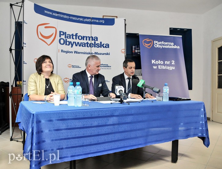 Elbląg, Radni PO: od lewej - Małgorzata Adamowicz, Antoni Czyżyk i Jerzy Wcisła