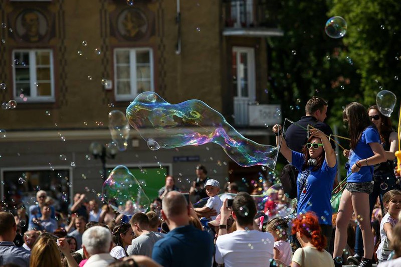 Elbląg, Festiwal baniek przed katedrą Elbląg, Festiwal baniek przed katedrą