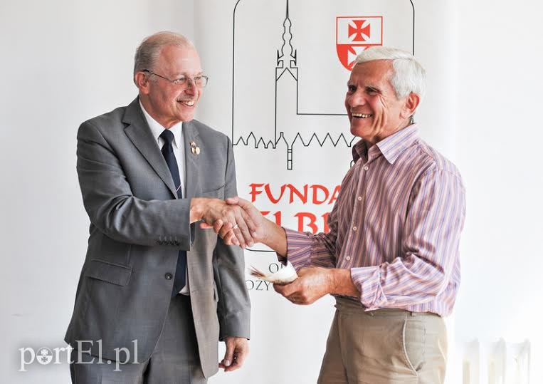Elbląg, Erwin Vollerthun (po lewej) i Stanisław Puchalski, prezes Fundacji Elbląg