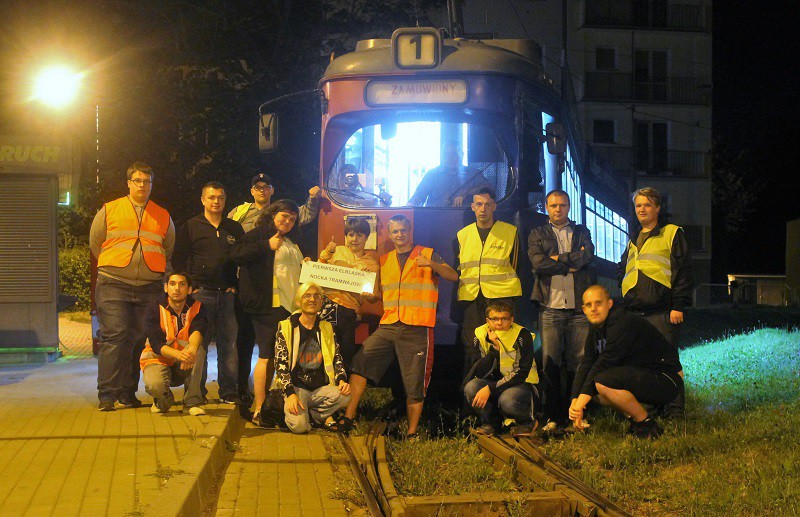 Elbląg, Pamiątkowe zdjęcie podczas Tramwajowej Nocki Elbląg, Pamiątkowe zdjęcie podczas Tramwajowej Nocki
